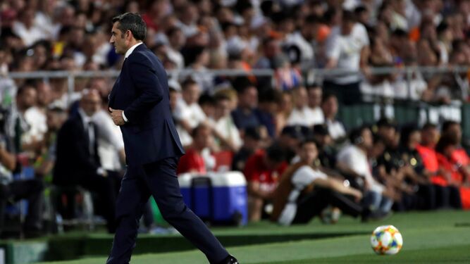 Valverde abandona el terreno de juego en la final de la Copa del rey en el Benito Villamarín.