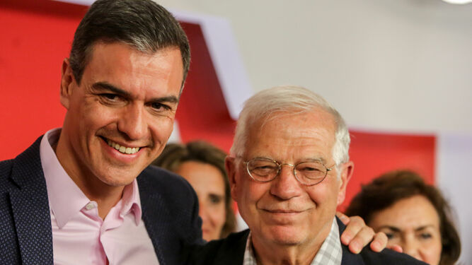 Pedro Sánchez y Josep Borrell, este domingo en Ferraz.