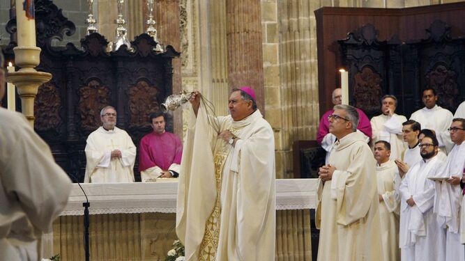 Eucaristía de los diez años del nombramiento de monseñor José Mazuelos como obispo de Jerez.