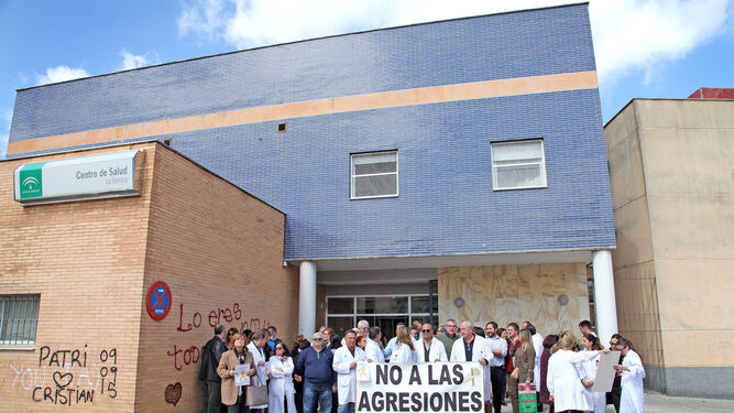 Una pasada concentración contra las agresiones en el centro de salud de La Serrana.