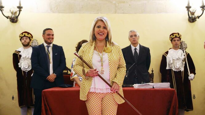 Mamen Sánchez, tras ser proclamada alcaldesa de Jerez.