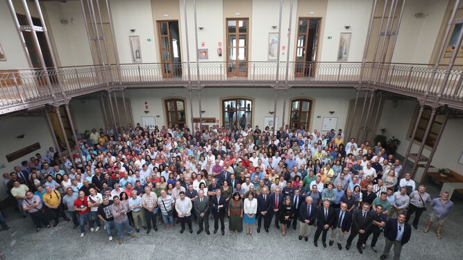 Trabajadores de las factorías de la Bahía de Navantia en el acto celebrado en el Palacio de Congresos de Cádiz