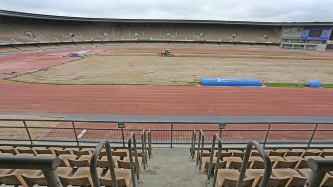 Aspecto que presenta el estadio, ya sin hierba.