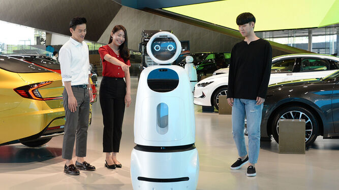 Así son los robots 'vende coches' creados por Hyundai y LG.