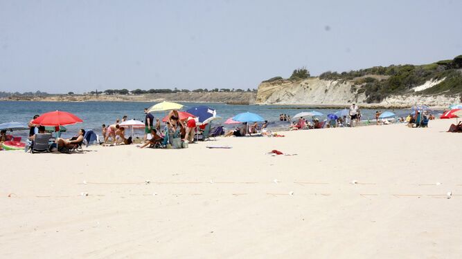 La playa portuense de Fuentebravía, en una imagen tomada este mediodía.