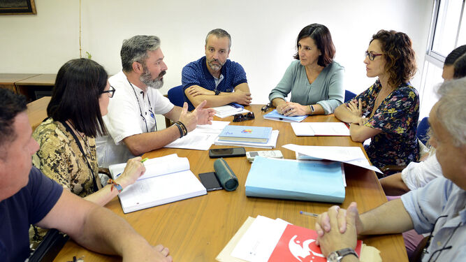 Reunión del delegado Rubén Pérez y miembros del Colegio de Veterinarios.