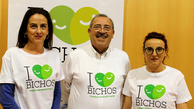 Aránzazu Martín, Francisco Góngora y María José Pardo, en la presentación de la campaña ‘I love bichos’.