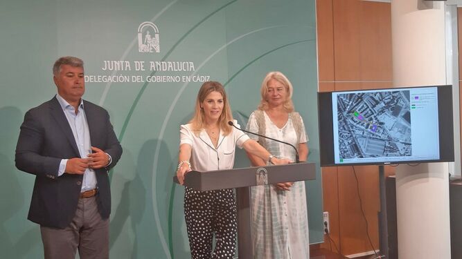 Ignacio Romaní, Ana Mestre y Mercedes Colombo en rueda de prensa este martes.