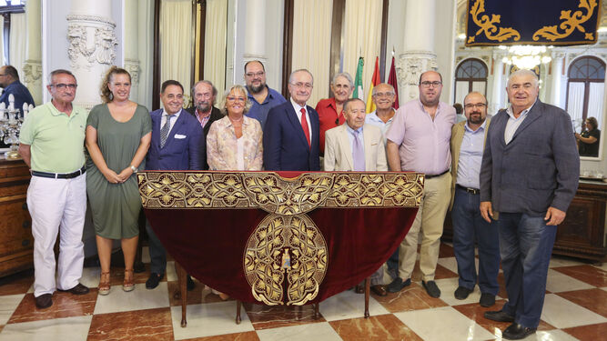 Presentación en el Ayuntamiento del Capote de Paseo que recibirá Jiménez Fortes.