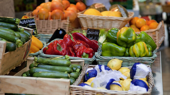 Frutas y hortalizas en un mercado