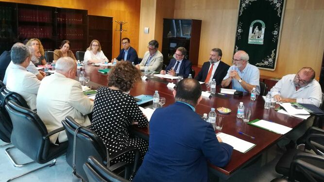 Encuentro de la Comisión Permanente del Consejo Andaluz de Relaciones Laborales, reunidos en julio en Cádiz.