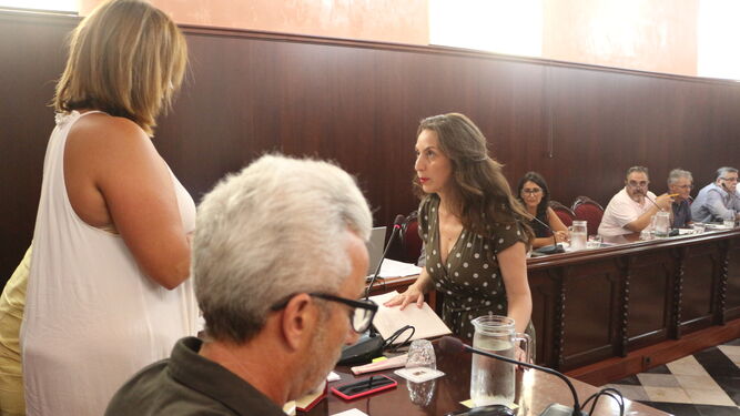 Carmen María Silva toma posesión como concejala del grupo municipal del PSOE de Puerto Real
