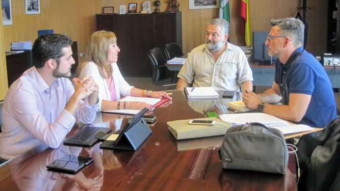 La concejala de Fomento y Empleo, reunida con el delegado territorial de Empleo, Formación y Trabajo Autónomo de la Junta.