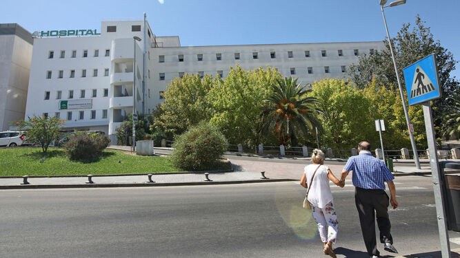 Una imagen de archivo de los accesos al Hospital Universitario de Jerez.