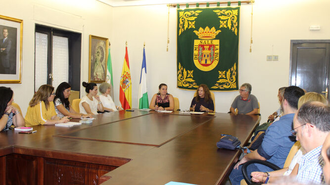 Palma, en la reunión con el sector turístico local para avanzar propuestas.