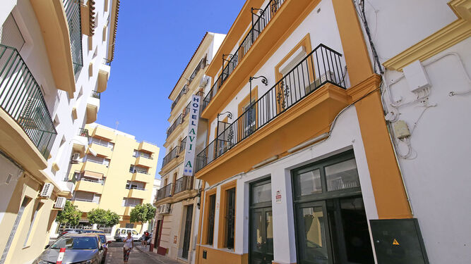 Imagen del exterior del antiguo Hotel Ávila, reconvertido posteriormente en un centro de menores inmigrantes