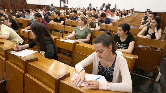 Examen de Selectividad en una edición pasada en la Universidad de Sevilla