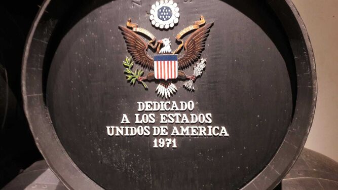 Bota de vino de Jerez de la colección del Consejo Regulador dedicada a Estados Unidos.