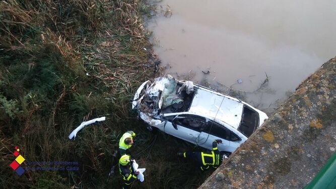 Estado en el que ha quedado el vehículo tras un accidente en Villamartín.