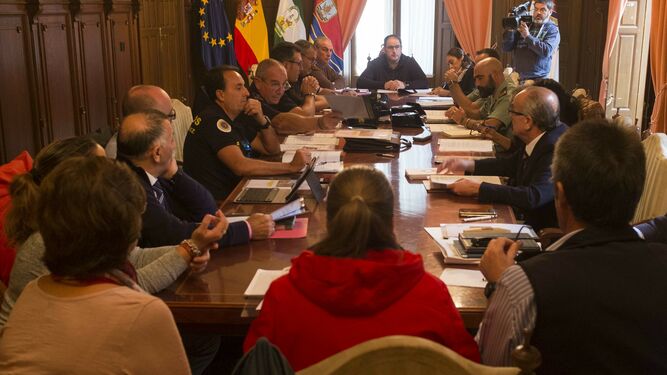 La Junta Local de Seguridad se ha reunido este miércoles en el Palacio Municipal para abordar el plan especial de la romería de La Algaida.
