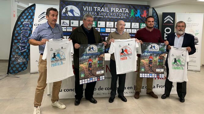 Rafael Flores, José Sabido, Francisco Pérez, Jesús Alba y Francisco Vallejo, en la presentación del VIII Trail Pirata.