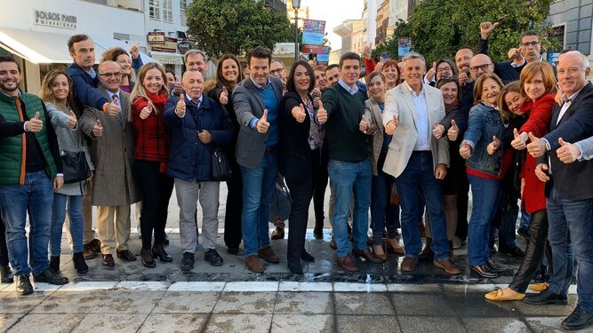 Candidatos y dirigentes provinciales de Ciudadanos hicieron piña este viernes en Jerez.