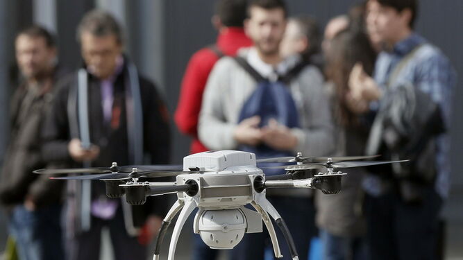 El uso de drones se populariza al tiempo que aumentan los riesgos para la seguridad.