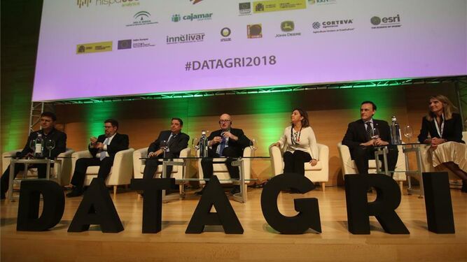 Momento de la Inauguración de Datagri 2018 por Luis Planas, ministro de Agricultura y Phil Hogan, Comisario Europeo de Agricultura.