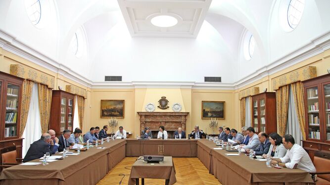 Constitución del pleno del vino tras las últimas elecciones al Consejo Regulador en 2016.