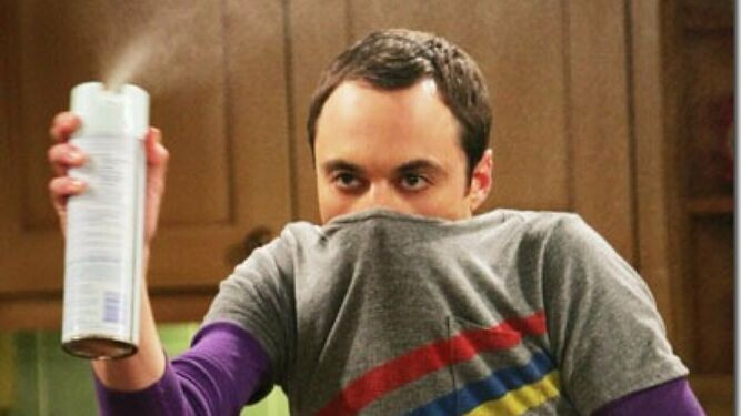 Sheldon Cooper en modo irritante en una escena de 'Big Bang'