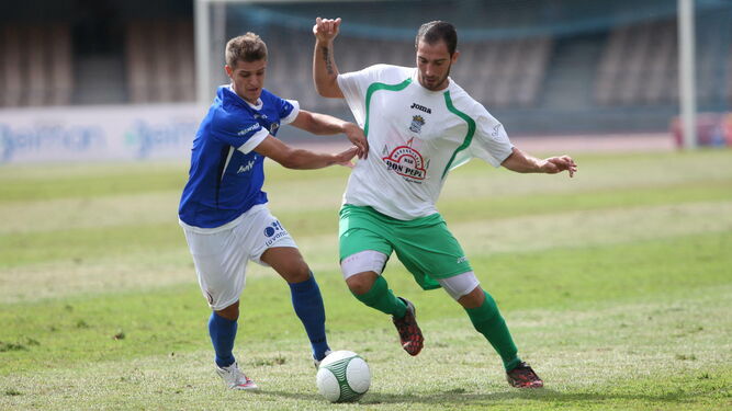 Copero, en un partido en Chapín con el Xerez DFC, puede debutar con el Guadalcacín.