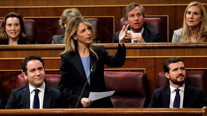 La portavoz del PP, Cayetana Álvarez de Toledo, interviene al comienzo de la sesión de investidura de Pedro Sánchez