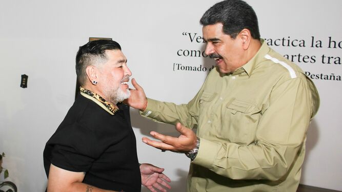 Maradona junto a Maduro