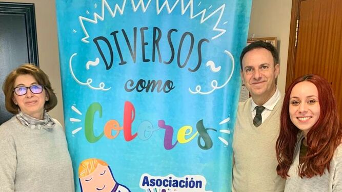 David de la Encina con responsables de Asperger en la sede en Jerez.