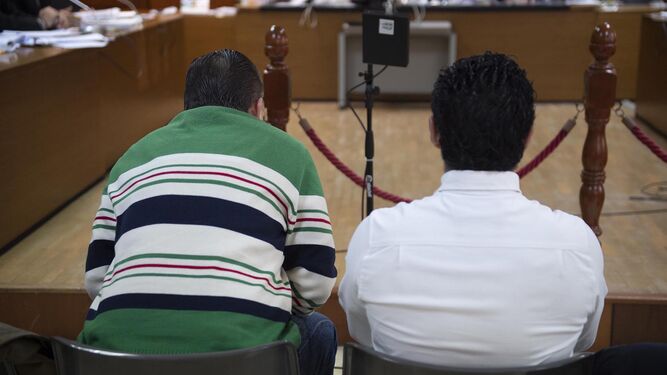 Los funcionarios de Puerto II sentados en el banquillo el pasado mes de enero.