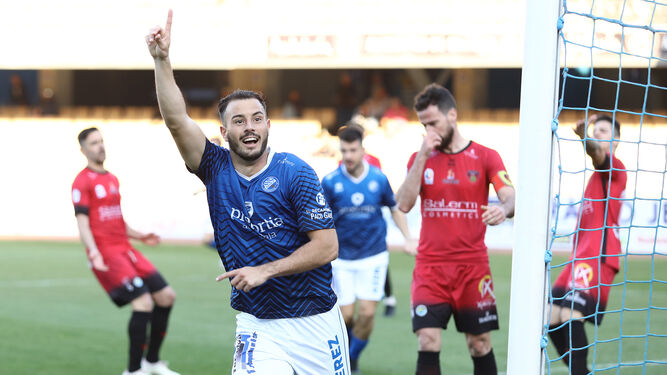 Jacobo celebra su gol al Salerm, que suponía el 2-1.