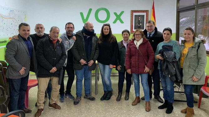 Reunión de Vox con los trabajadores del comedor de Camposoto.