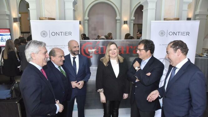 Los participantes en el acto que Ontier celebró en la Cámara de Comercio de Sevilla.