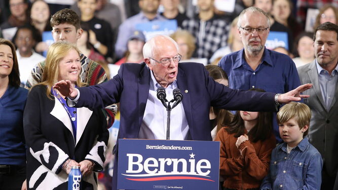 Bernie Sanders  durante un acto en un barrio complicado de Los Ángeles durante el 'supermartes'.