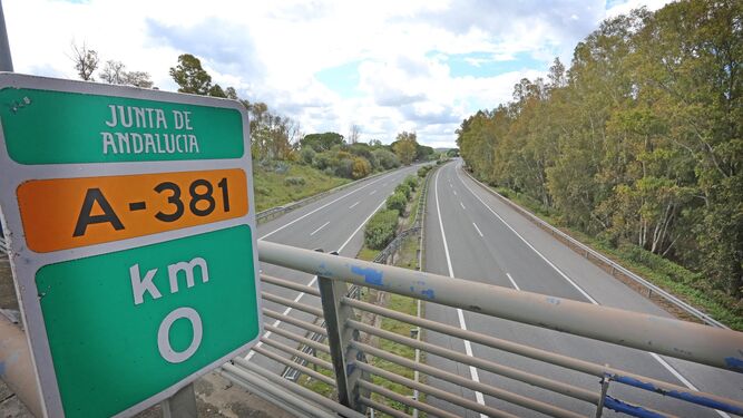 Imagen de la autopista a la altura de la Cartuja, en el enlace con la A-381 Jerez-Los Barrios.