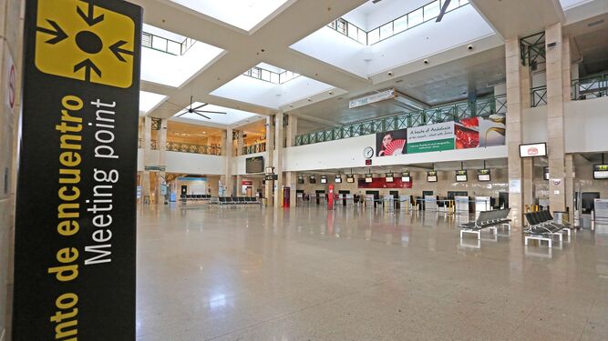 Aspecto que presentaba en la tarde del lunes la terminal de facturación del aeropuerto de Jerez.