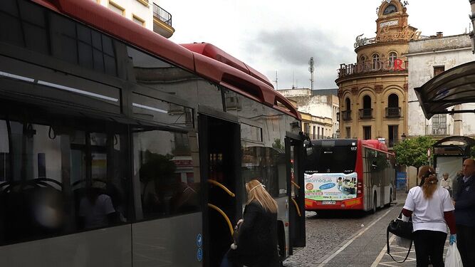 El Ayuntamiento recuerda las normas de uso de los autobuses urbanos durante el Estado de Alarma