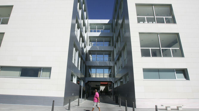 Edificio de consultas externas del hospital de Jerez.
