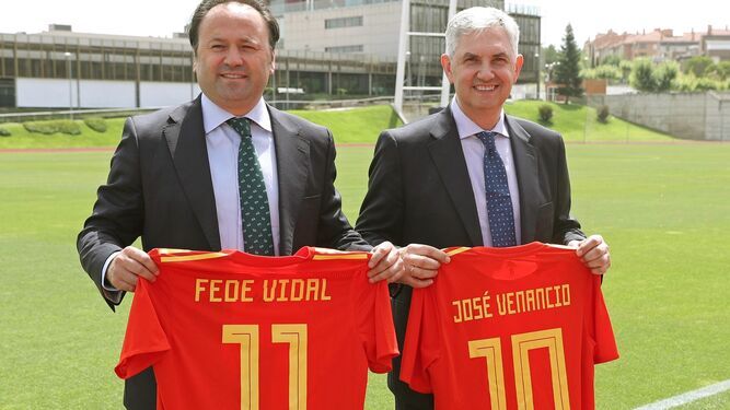 Fede Vidal, seleccionador español, y José Venancio, director técnico de fútbol sala de la RFEF.