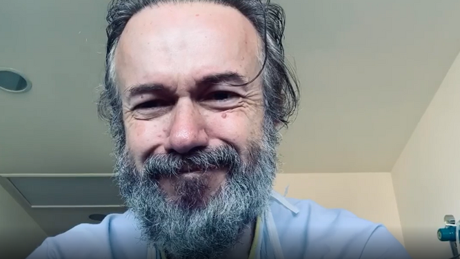Tristán Ulloa, emocionado en su vídeo desde el hospital