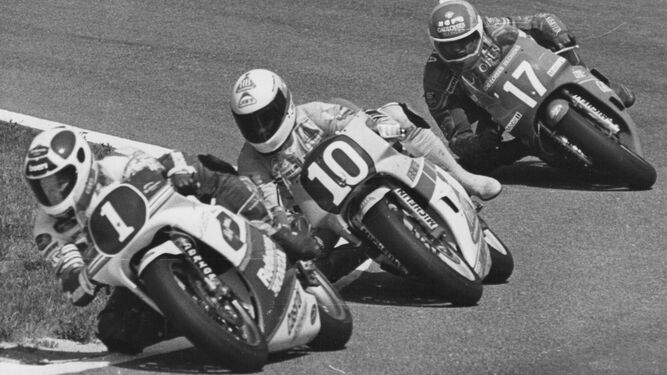 Anton Mang, Carlos Lavado y Jean Philippe Ruggia, en la carrera de 250cc del GP de España de 1988.