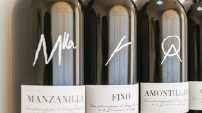 Botellas de vino de Jerez con el diseño empleado por el Consejo Regulador para la promoción genérica.