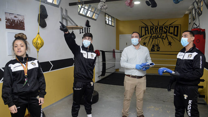 Jesús Alba, en la visita a las instalaciones de San Telmo donde entrena el Club Carrasco de boxeo.