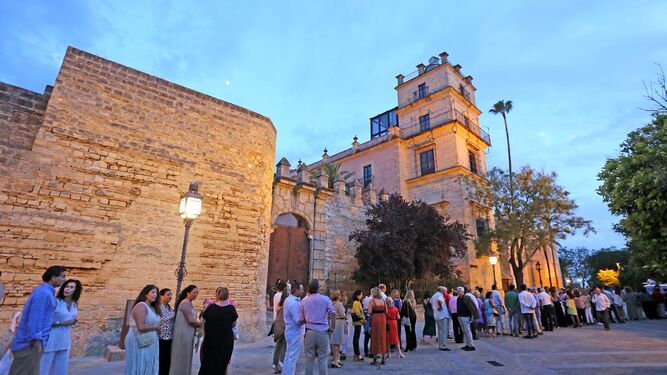 Colas en el Alcázar el pasado verano para ver uno de los espectáculos de ‘Noches de Bohemia’.