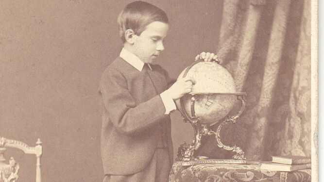 El príncipe Rodolfo de Habsburgo (1858-1889) a los diez años de edad.
